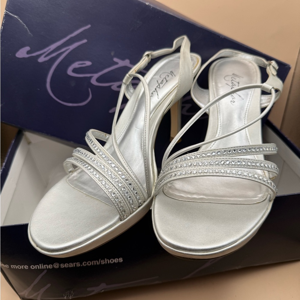 Women’s Metaphor Shimmering Silver Strappy Heels size 8.5
